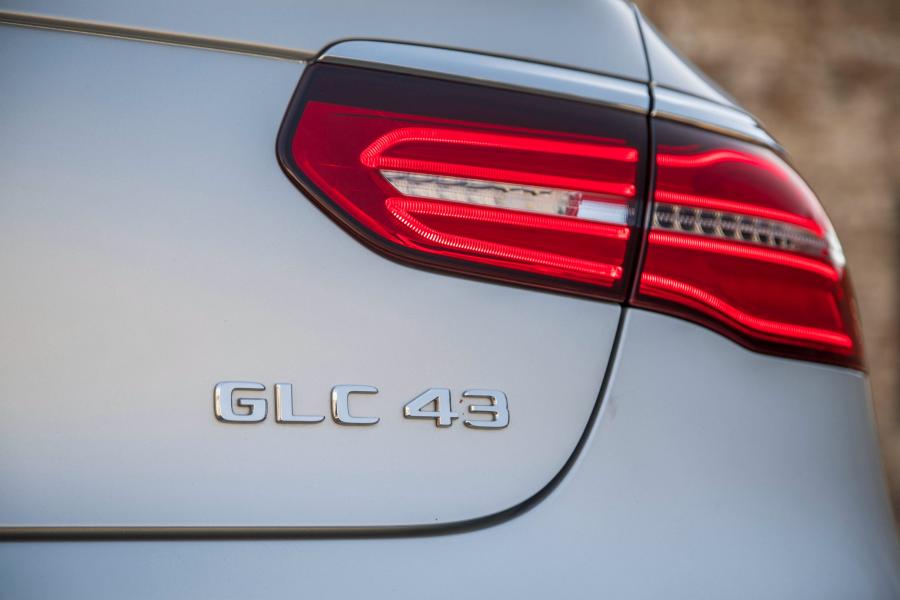 Логотип Mercedes-AMG GLC43 4Matic Coupe (C253) 2016 года  (NA) (фото 3 из 32)